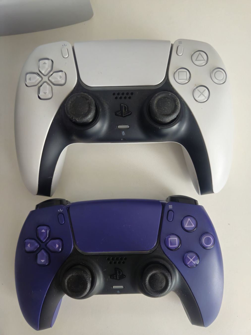 Sony Console: Playstation 5 disc + 2 controller + Gioco TLOU2 sigillato – Usato da Paradiso venduto da lui_d9vh 1