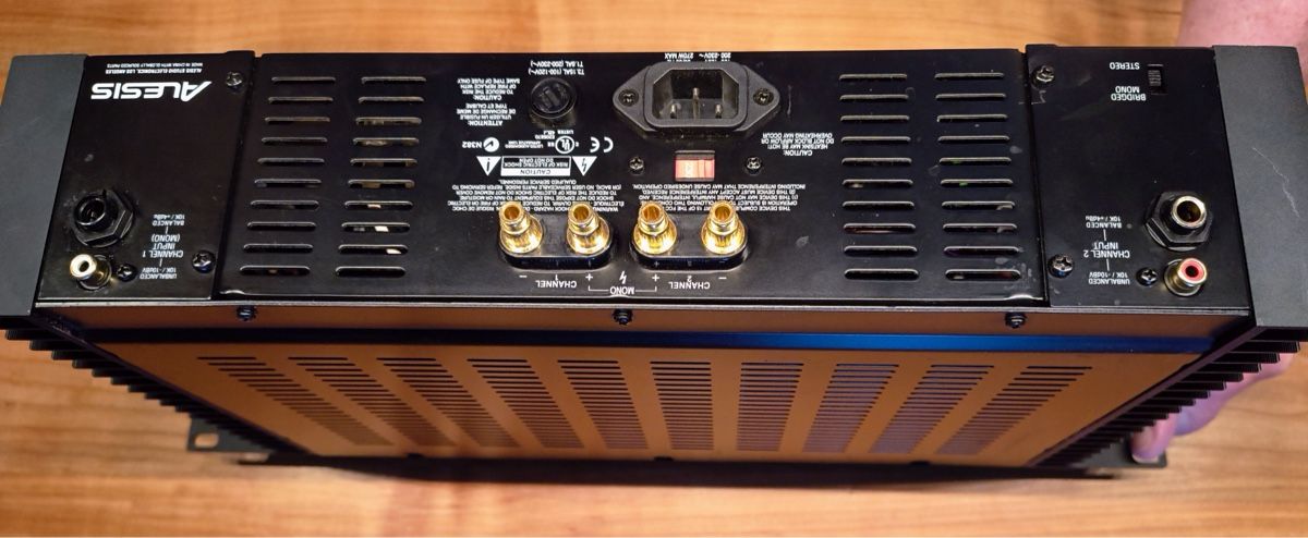 Alesis Amplificatori: Alesis RA-150 Amplifier – Usato da Unterägeri venduto da Vivi55vivi 3