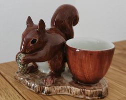 2 Eierbecher "Eichhörnchen" von Quail Ceramics