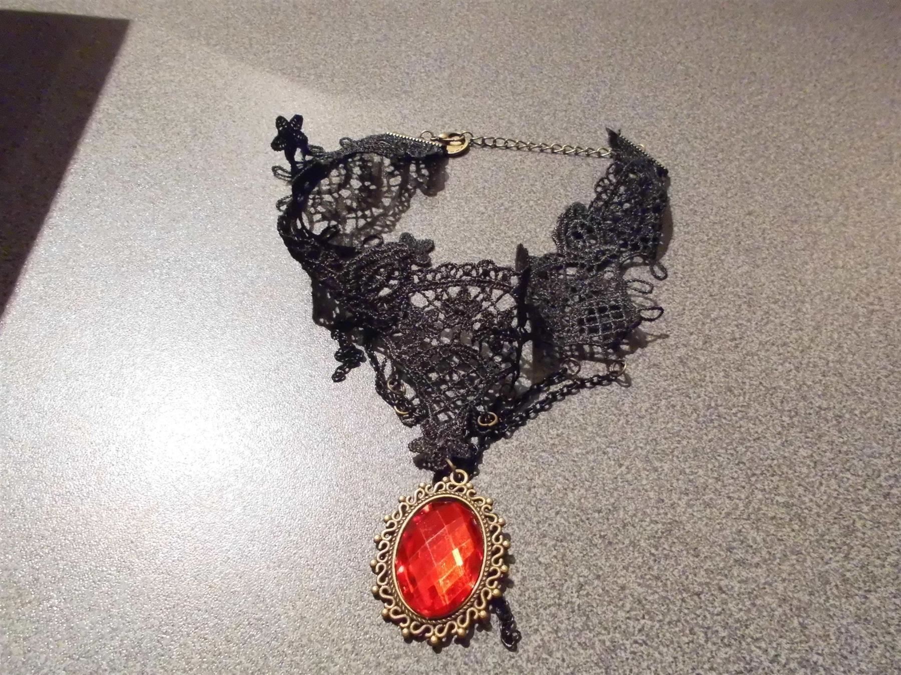 Catenine: Kette mit Spitzenband, Anhänger Oval, ro – Nuovo e nell'imballaggio originale da Zürich venduto da abraxas1291