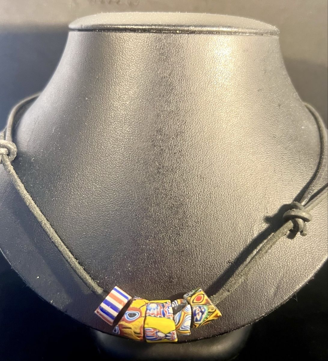 Murano Catenine:  Collier de "Trade Beads" en Perles de Commerce  de Murano – Usato da Genève venduto da DELIRBEADS 1