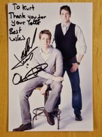 James u. Oliver Phelps, Original Autogramm auf Foto in Farbe