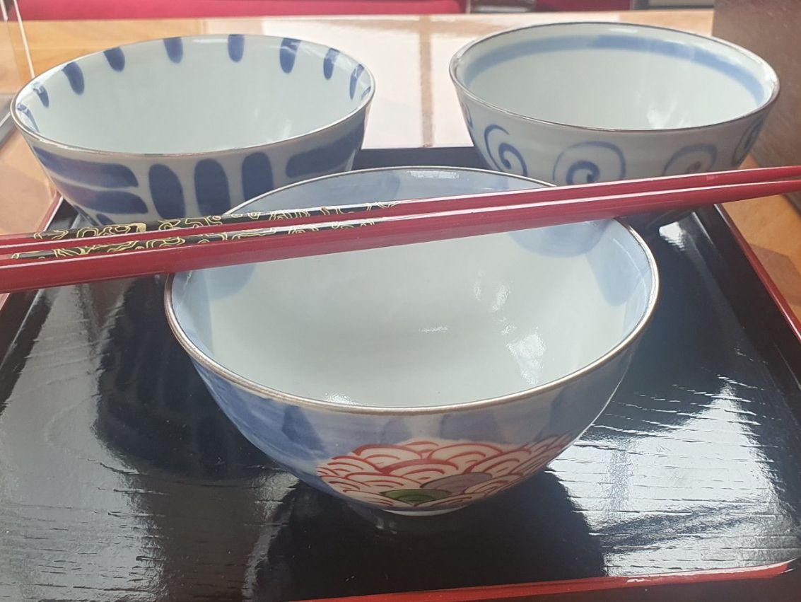 Ciotole: Set de 5 bols en céramique du Japon! – Nuovo e nell'imballaggio originale da Eclagnens venduto da tinkapolo
