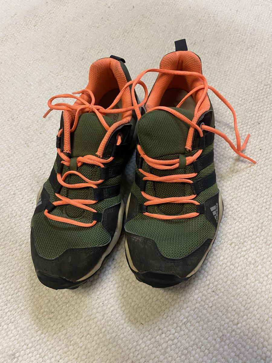 Adidas Chaussures hommes: Trekkingschuhe Adidas Terrex Gr 37 – D'occasion à Murten par juliagnaedinger