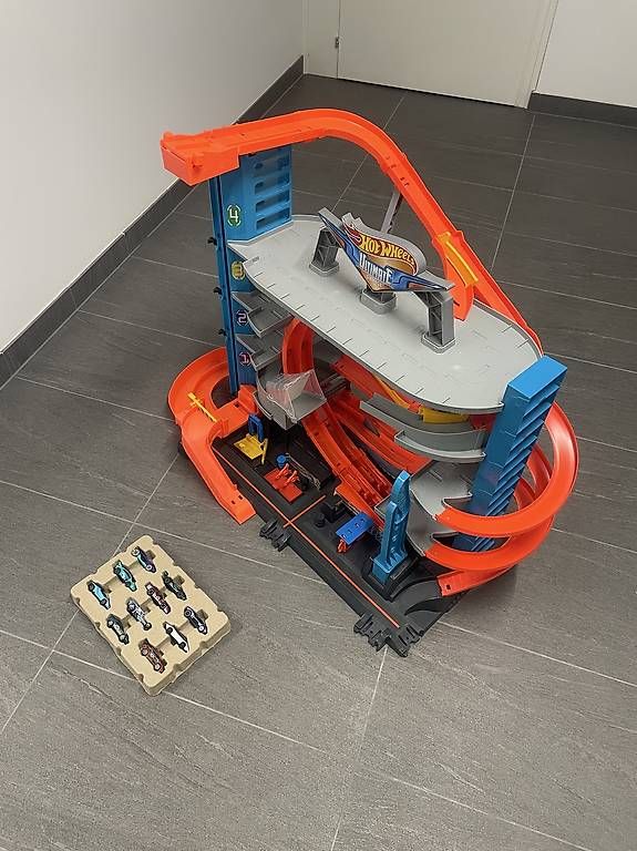 Giocattoli: Garage hot wheels  – Usato da St-Livres venduto da ped_dnc2