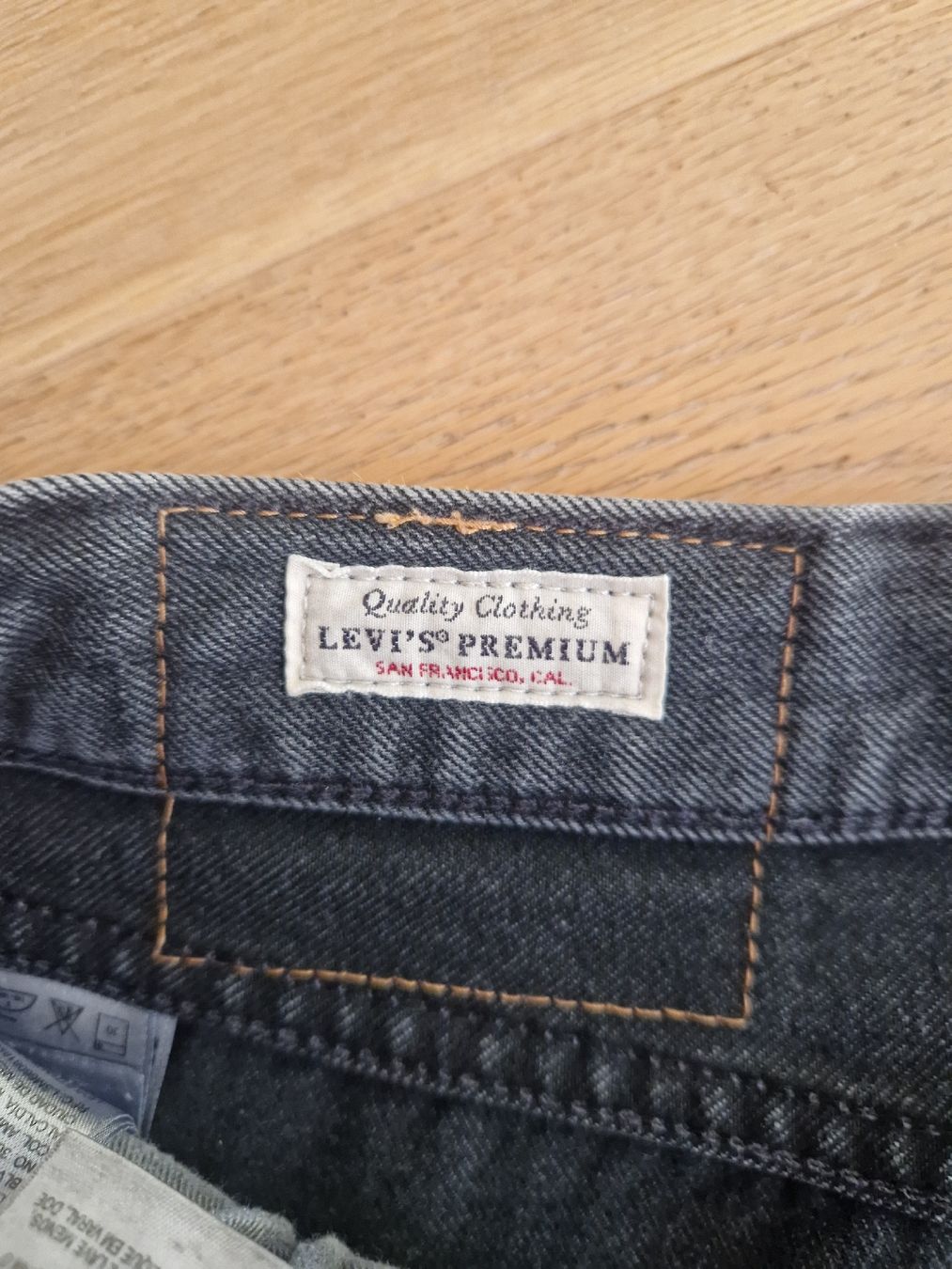 Levi's Jeans: Levi's 501 Jeans W31 L32  – Gebraucht aus St. Gallen von Flames1 4