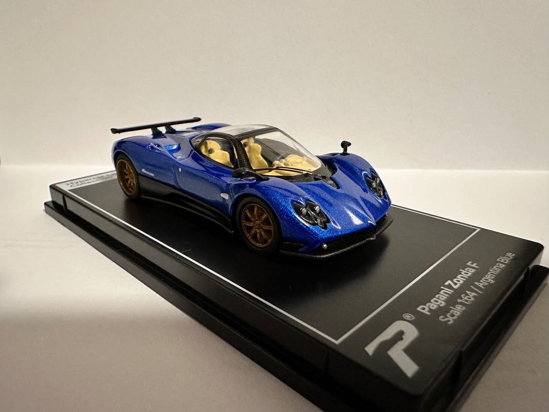 Modellini d'auto: PosterCars Pagani Zonda F – Nuovo (secondo la descrizione) da Sins venduto da sp_westside 1