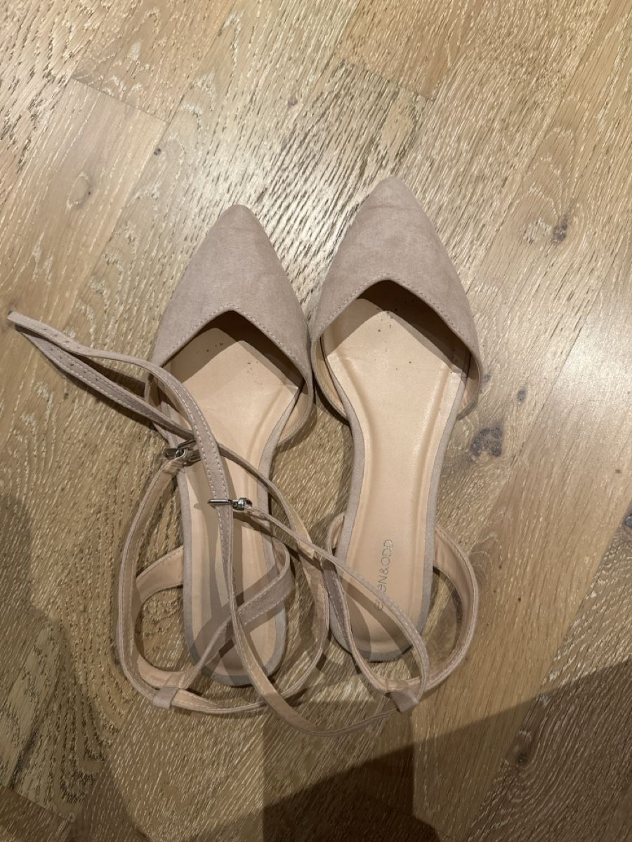 Chaussures femmes: Damen Ballerinas nude Grösse 40 – D'occasion à Zürich par emi_zx5j