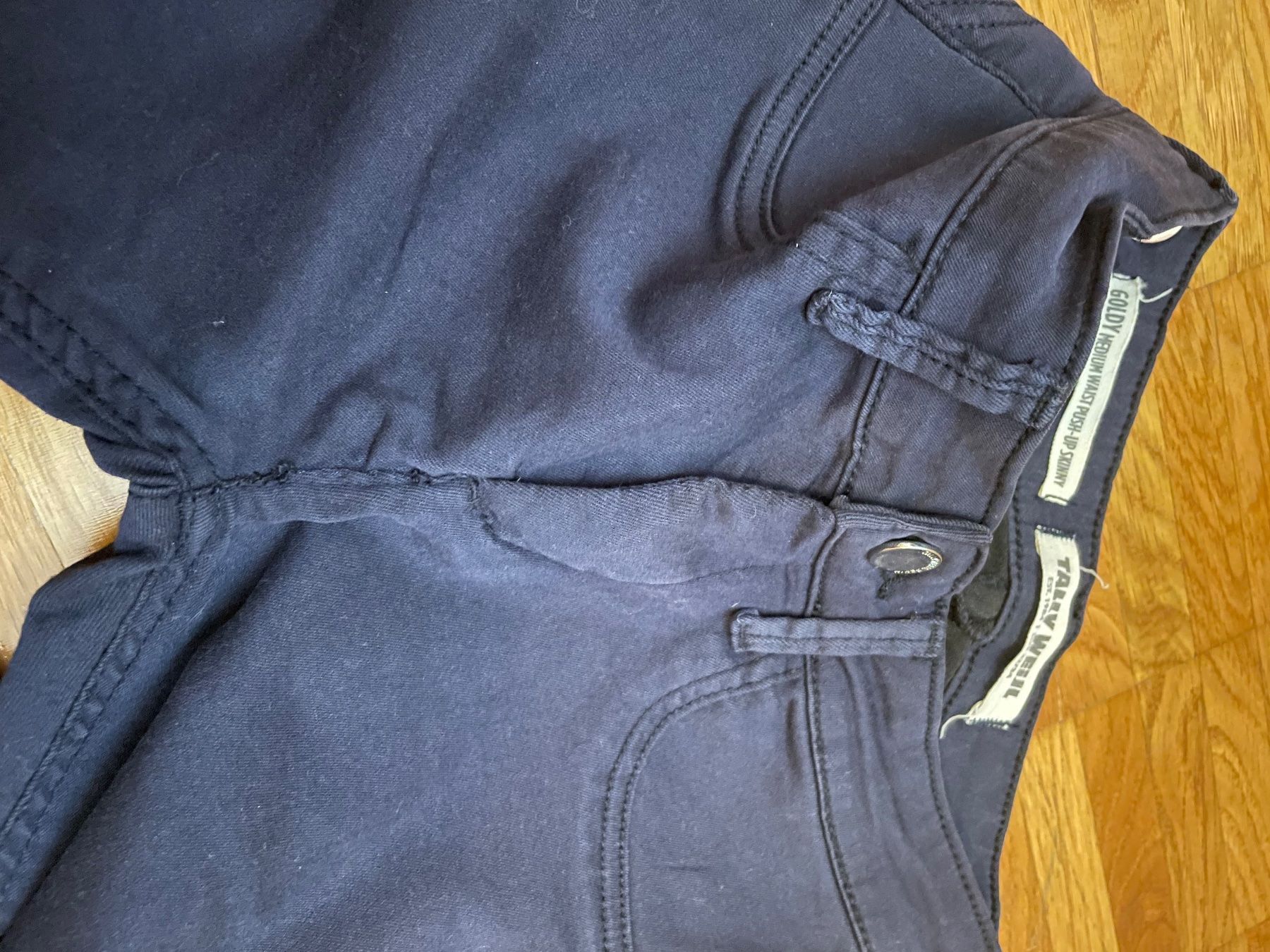 Tally Weijl Hosen: Pantalon taille haute bleu foncé – Gebraucht aus Pont-de-la-Morge (Sion) von hel_bh28 3