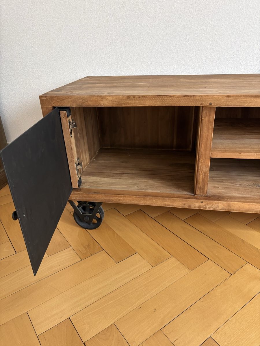 Cassettiere: Holzmöbel – Usato da Zürich venduto da wid_tsv2 3