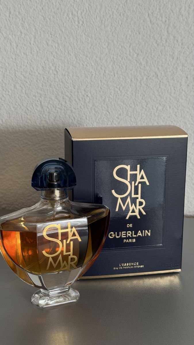Guerlain Profumi & Eau de Toilette: Guerlain Shalimar L'Essence Parfum Extrait , 2 ml – Usato da Sursee venduto da nst_czk2