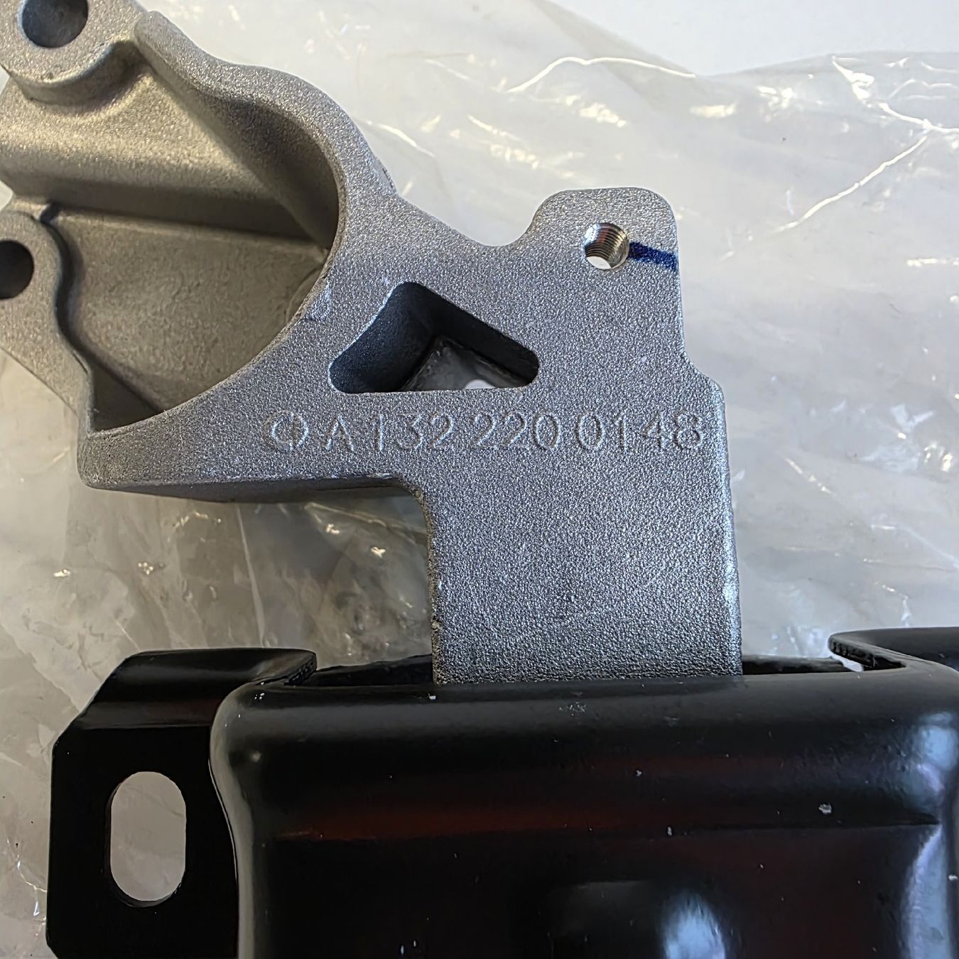Smart Tutti pezzi di ricambio auto: smart Supporti motore A132 220 00 48 / 01 48 – Nuovo (secondo la descrizione) da Minusio venduto da demi0110 3