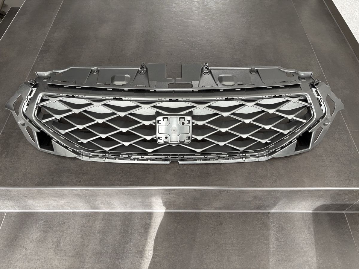 Seat Tutti pezzi di ricambio auto: Original Frontgrill Seat/Cupra Ateca – Nuovo e nell'imballaggio originale da Frauenkappelen venduto da tj_hawaii