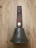 Glocke Metall mit Lederriemen Grösse 6cm Durchmesser  gebrau