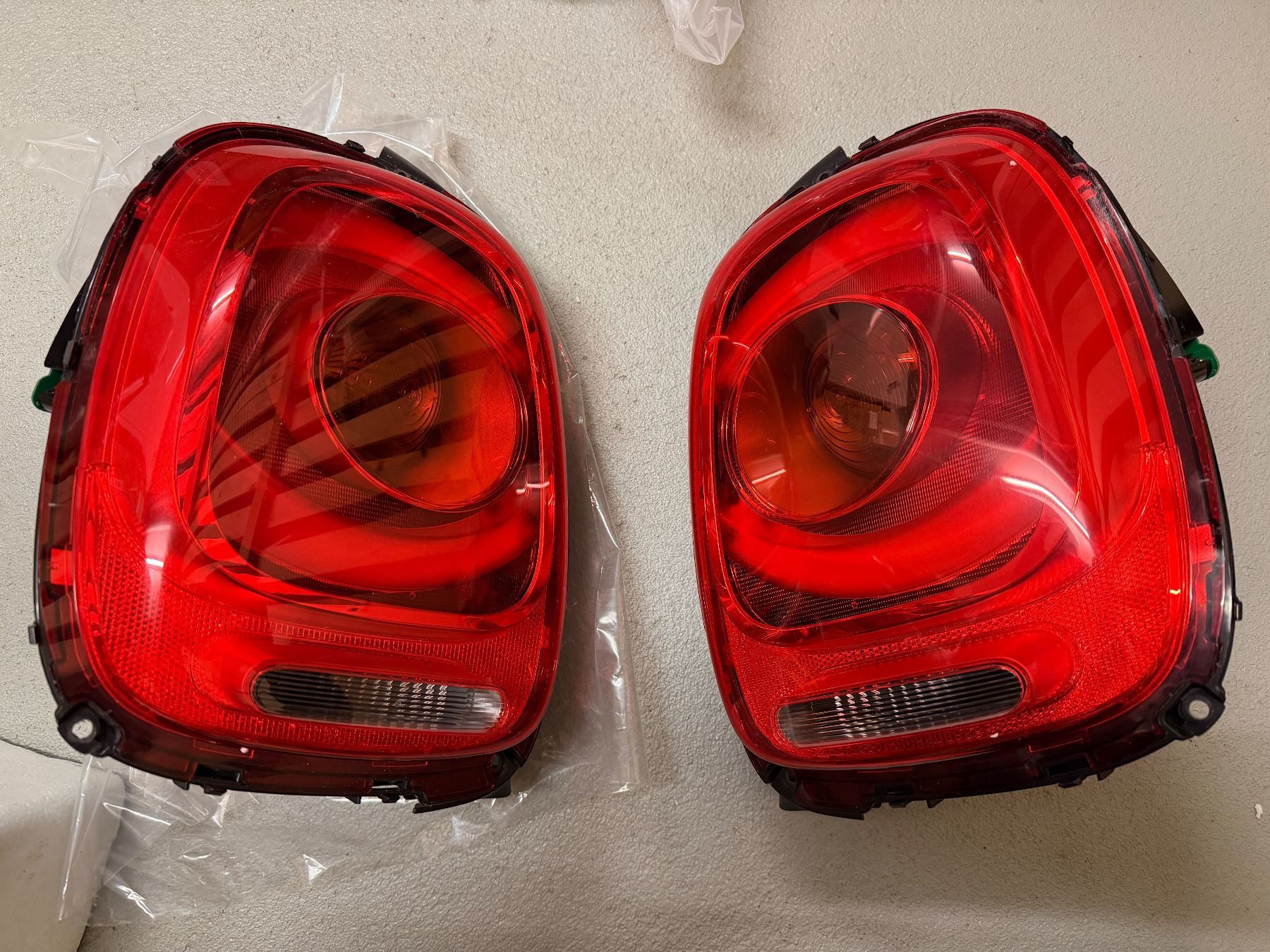 Mini Fari: Mini Cooper S F56 Rückleuchten Original – Usato da Gossau SG venduto da cloud9 1