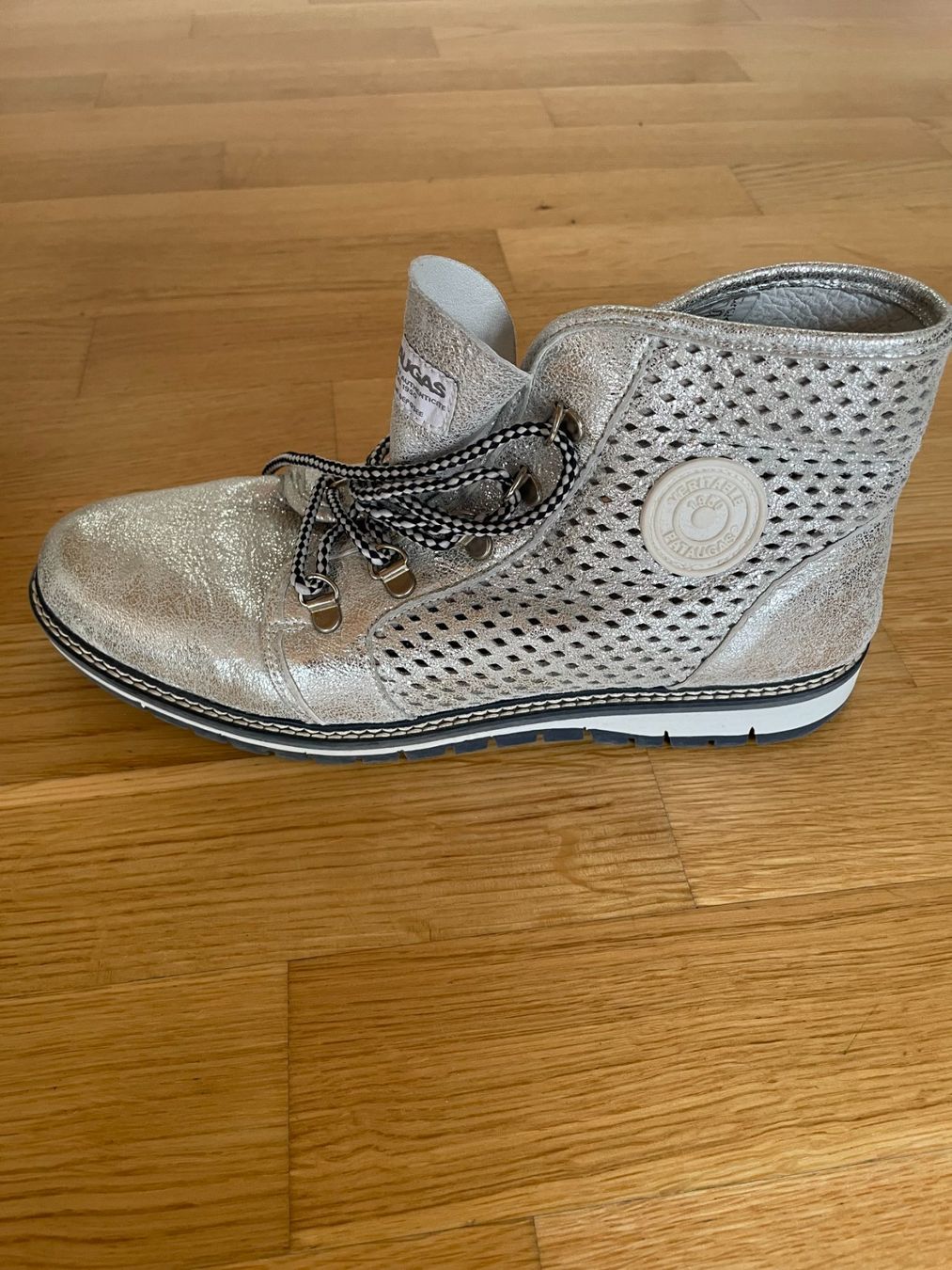 Damenschuhe: Silber Stiefel Pataugas 40 (41) – Gebraucht aus Zürich von YayaZH 1
