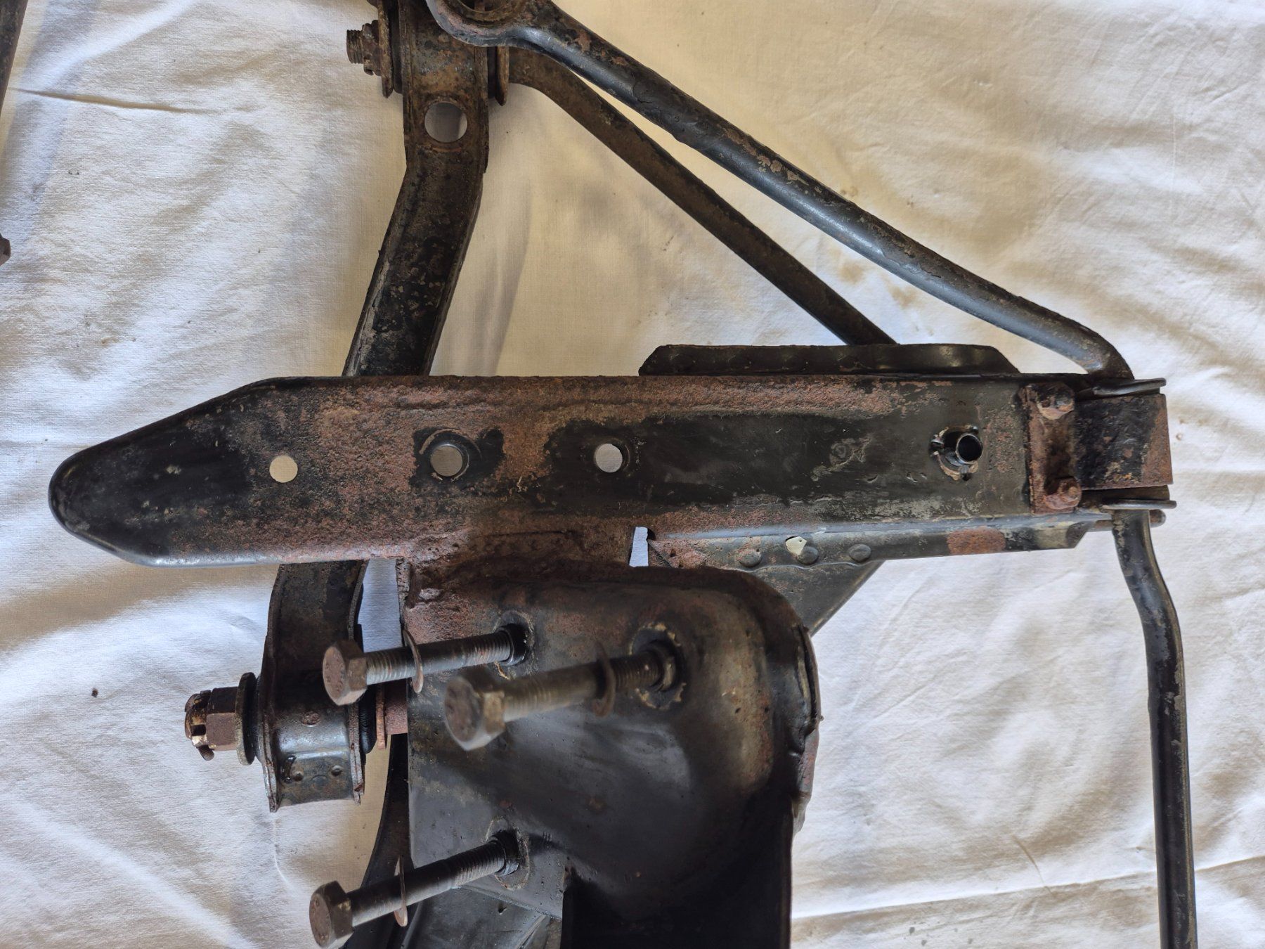 BMW Tutti pezzi di ricambio auto: BMW 1602,1802,2002 Vorderachsträger,Querlenker,Stabilisator – Usato da Bremgarten AG venduto da Osella5 5
