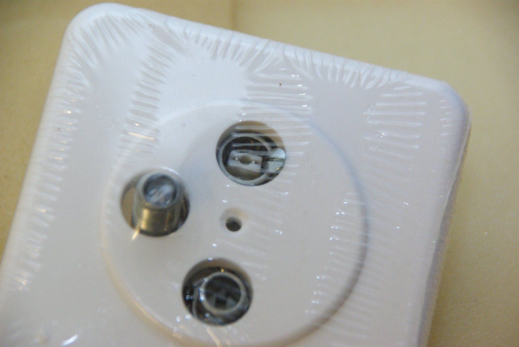 Stecker: Electro Mica Antennensteckdose, weiss – Neu und originalverpackt aus Herisau von Cevianer1844 3