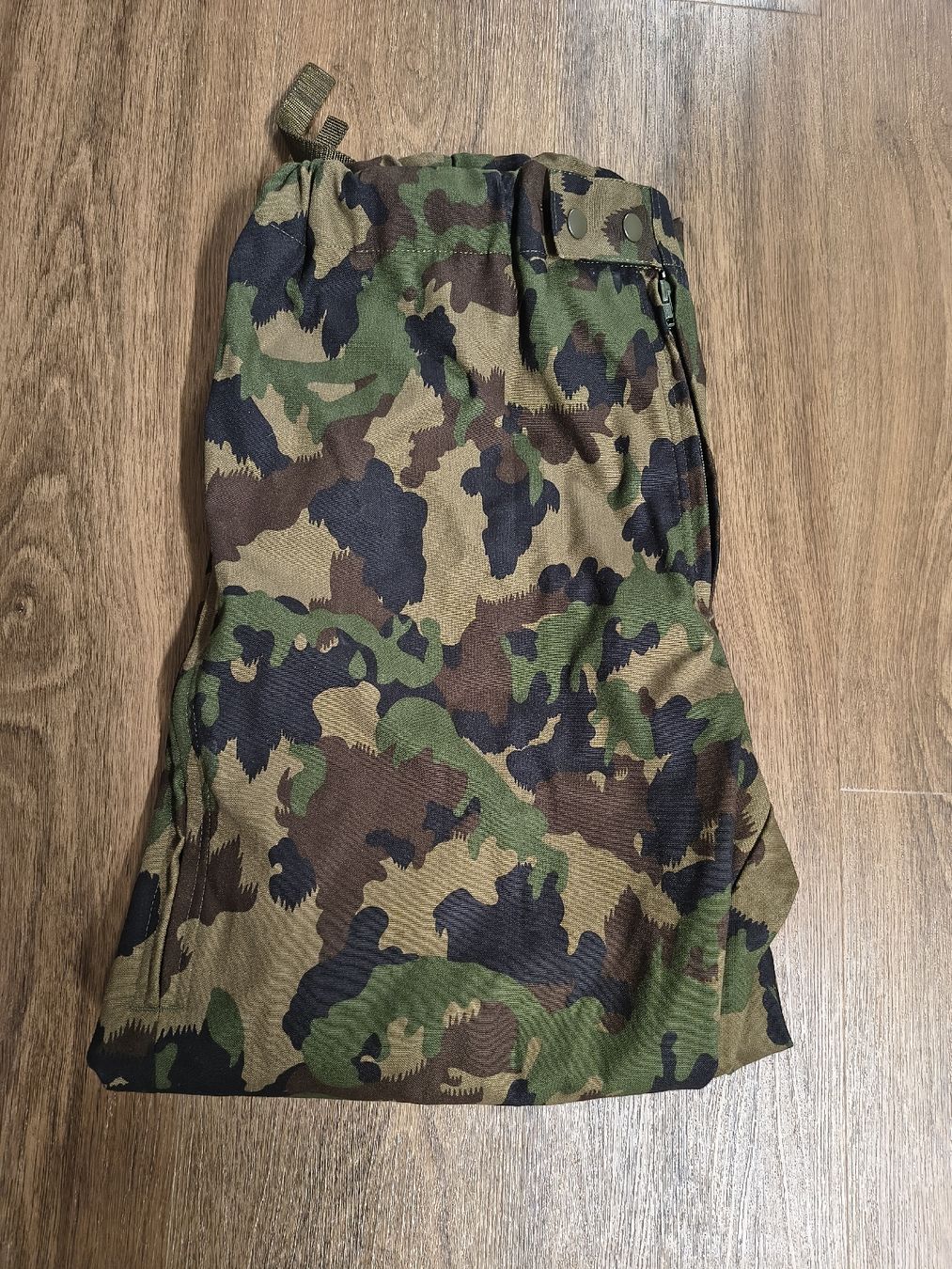 Armée suisse Uniformes: Sur pantalon taz 90 – D'occasion à Morens FR par John_Doe_1981 1