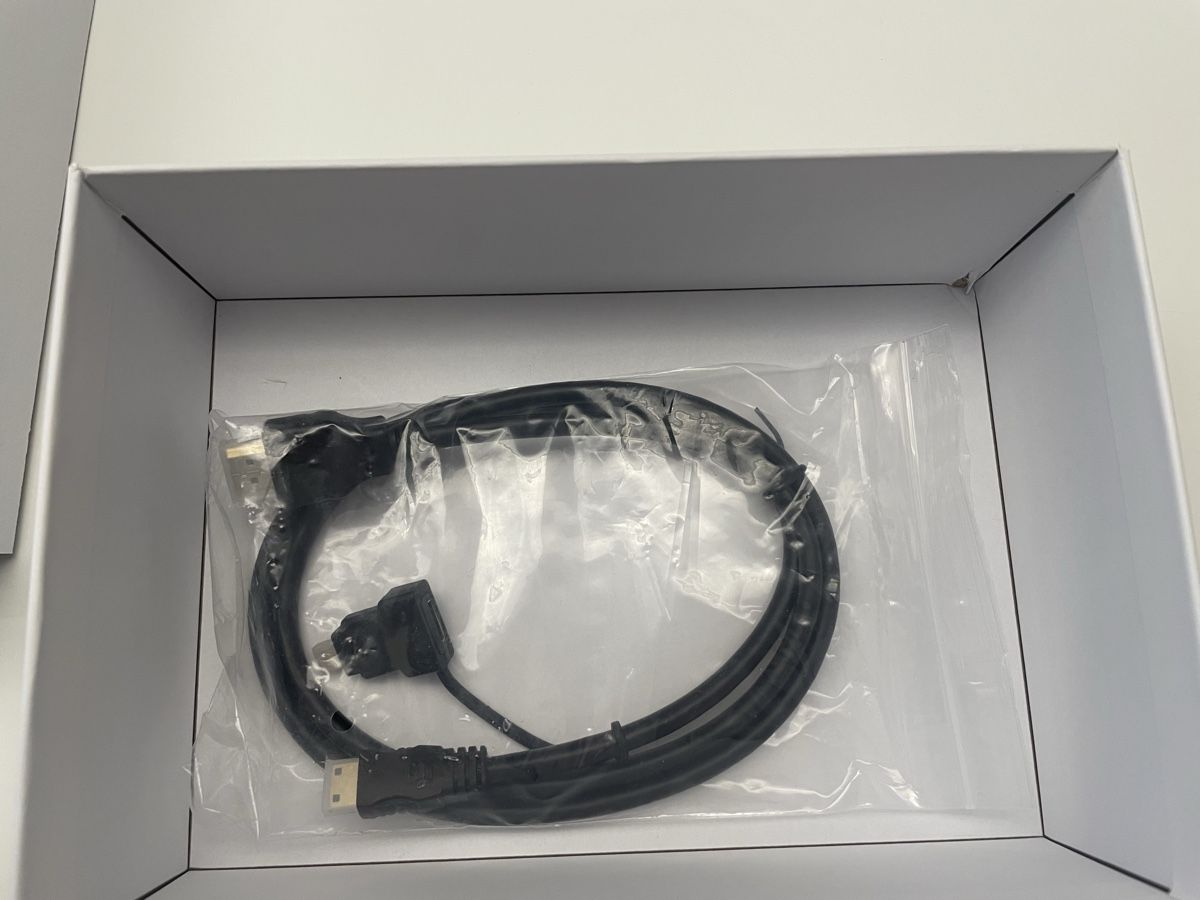 Monitor: Monitor Ecran 7 pouces HDMI SDI Feelworld Lut7s – Nuovo e nell'imballaggio originale da Bottens venduto da 2Lens 2