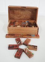 Edles Domino-Set aus Holz – 56 Spielsteine