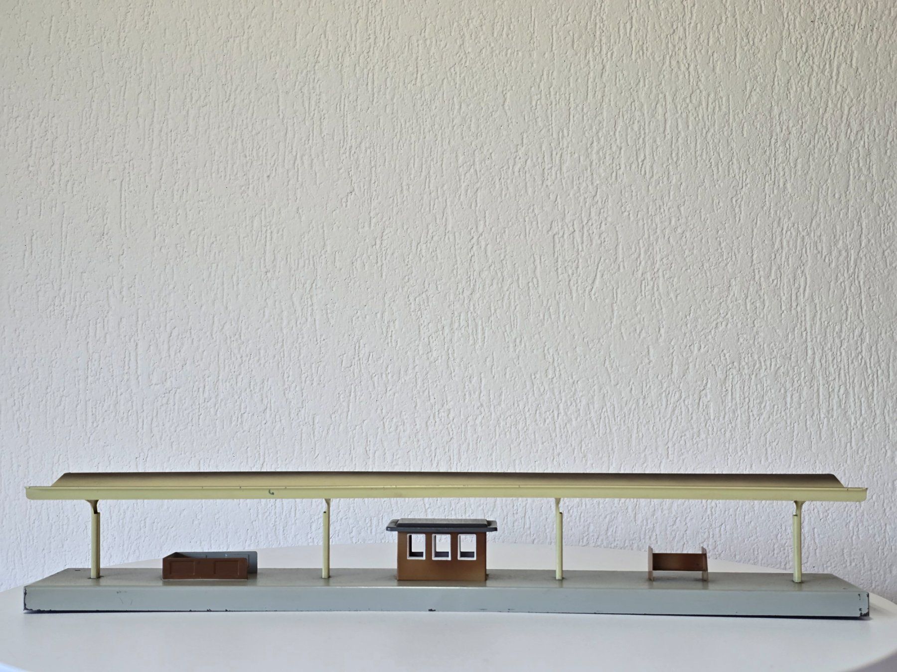 Märklin Modellini di ferrovie: Märklin, 423, 00, Perron, Bahnsteig, Blech, mit O.K. !!! – Usato da Kloten venduto da Nicola2 1