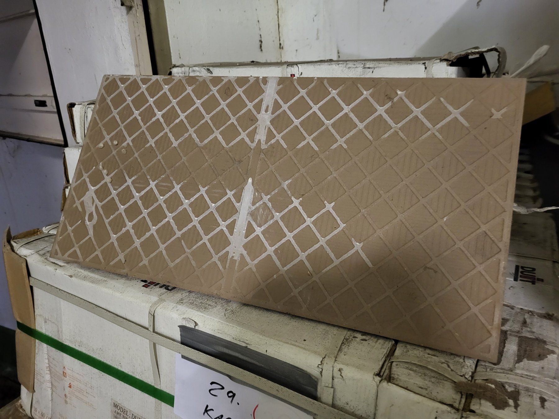Bodenbeläge: Feinsteinzeugfliesen 30 x 60 cm / /sw32 – Neu (gemäss Beschreibung) aus Diessenhofen von Osio 1