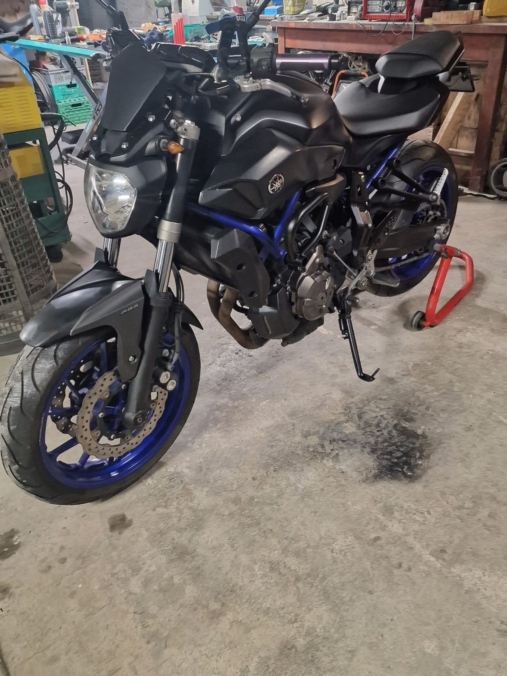 Yamaha Strada: Yamaha MT-07 noire 35kW – Usato da Bulle venduto da sca_hyy7 3