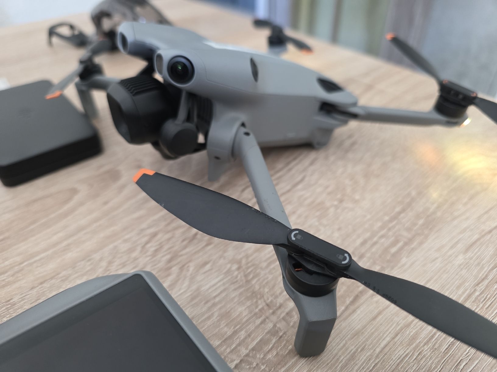 DJI RC Modellbau: DJI Mini 5 Pro - Fly More Combo – Neu (gemäss Beschreibung) aus Birmensdorf ZH von Remubi 1