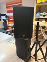 Mackie Thump15BST  2 enceintes actives 1300 W + 2 trépieds