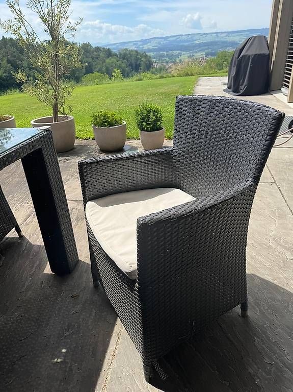 Set di tavolo e panche: Swiss Rattan Gartentisch Set mit 6 Stühlen – Usato da Jonen venduto da mriebe 1