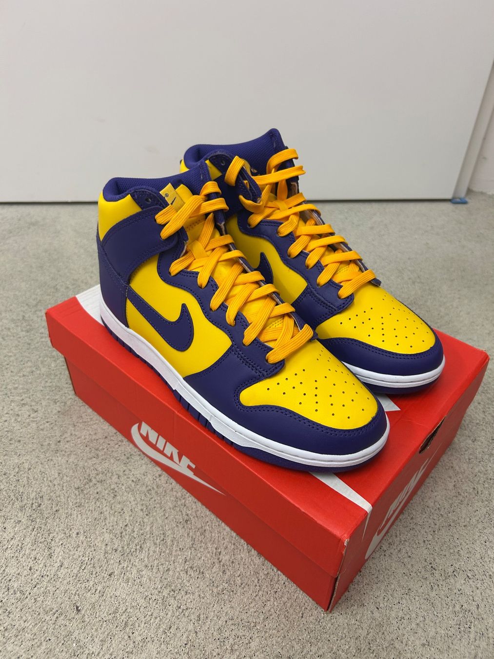 Nike Scarpe da uomo: Nike Dunk High Lakers – Nuovo e nell'imballaggio originale da St.Gallen venduto da y.vrn1