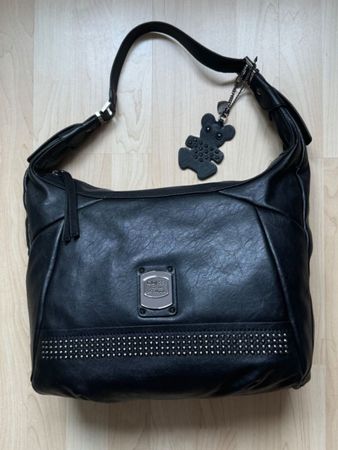 GUESS Handtasche Schwarz Nieten