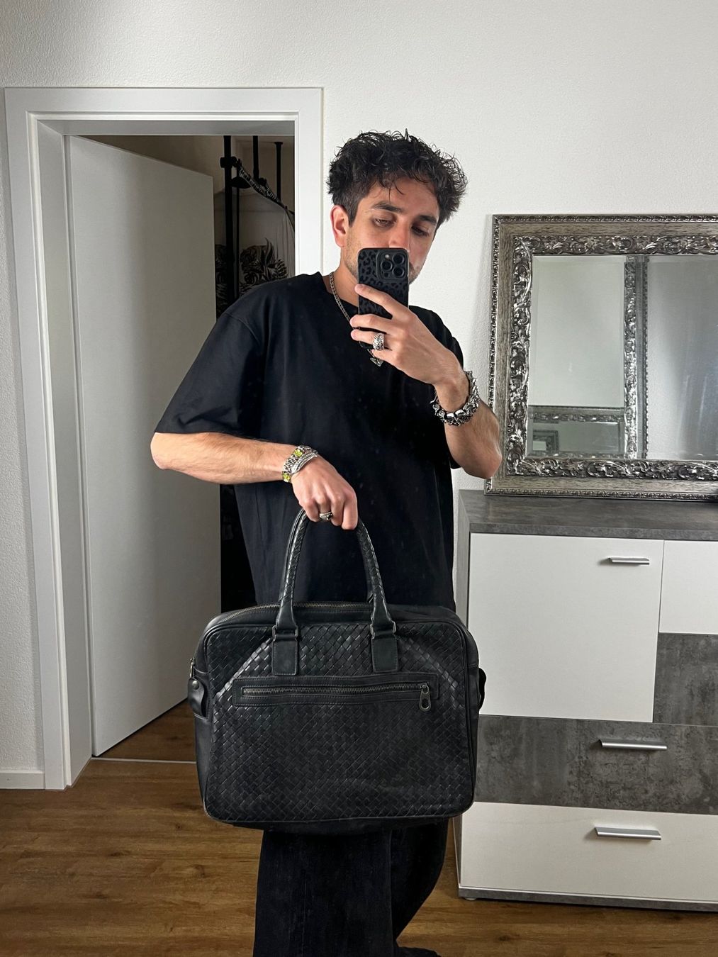 Bottega Veneta Taschen: Bottega Veneta Weekend Zip Bag – Gebraucht aus Biel/Bienne von sami0788480082 1