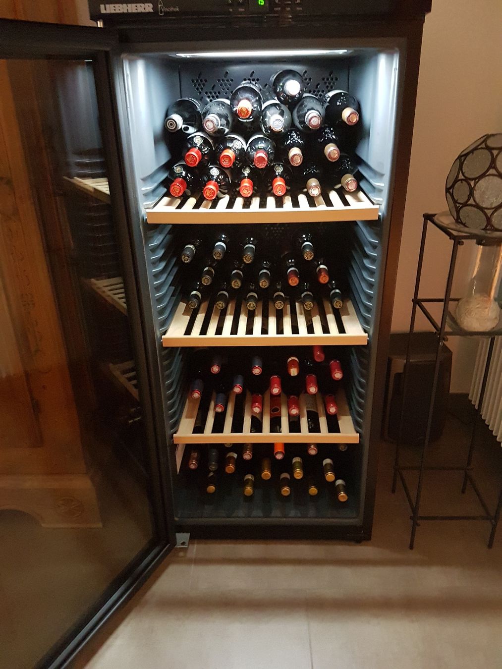 Liebherr Frigoriferi: Liebherr Weinschrank ohne Inhalt – Usato da Niederwil SO venduto da Albatros59 2
