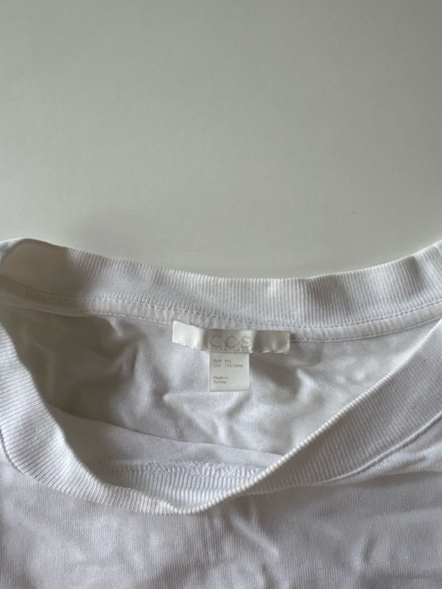 Cos T-shirt: Cos Tshirt M/L – Usato da Zürich venduto da leo_nl6s 1