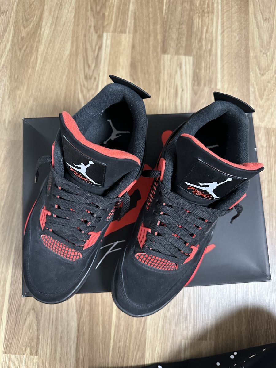 Jordan Herrenschuhe: Jordan 4 Retro Red Thunder (Schwarz/Rot) – Gebraucht aus Zürich von Ale-061106 5