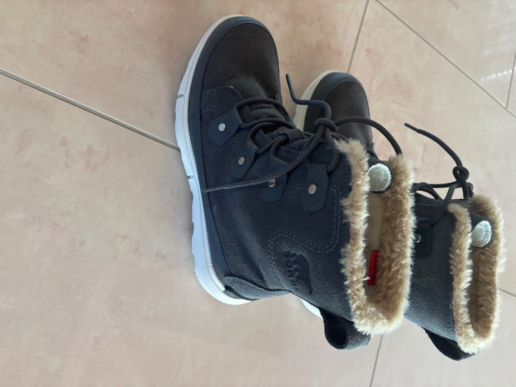 Sorel Damenschuhe: Sorel-Winterschuhe Grösse 39 – Gebraucht aus Wohlenschwil von F.F. 2