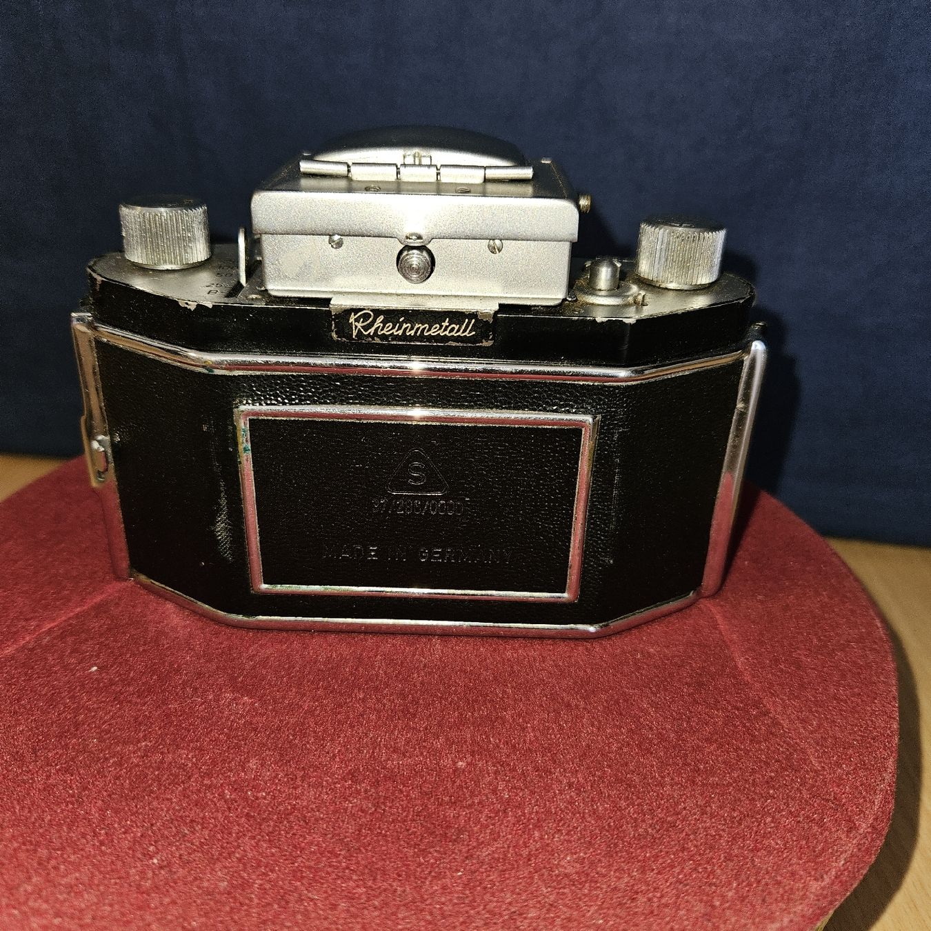 Exakta Fotocamera: Exa Kamera mit Tasche und Objektiv – Usato da Kriens venduto da gra_fhn7 3
