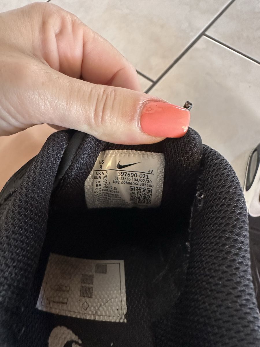 Nike Scarpe da donna: Nike Air Max EUR 39 Damen  – Usato da Uetliburg SG venduto da Luckyeightone 2
