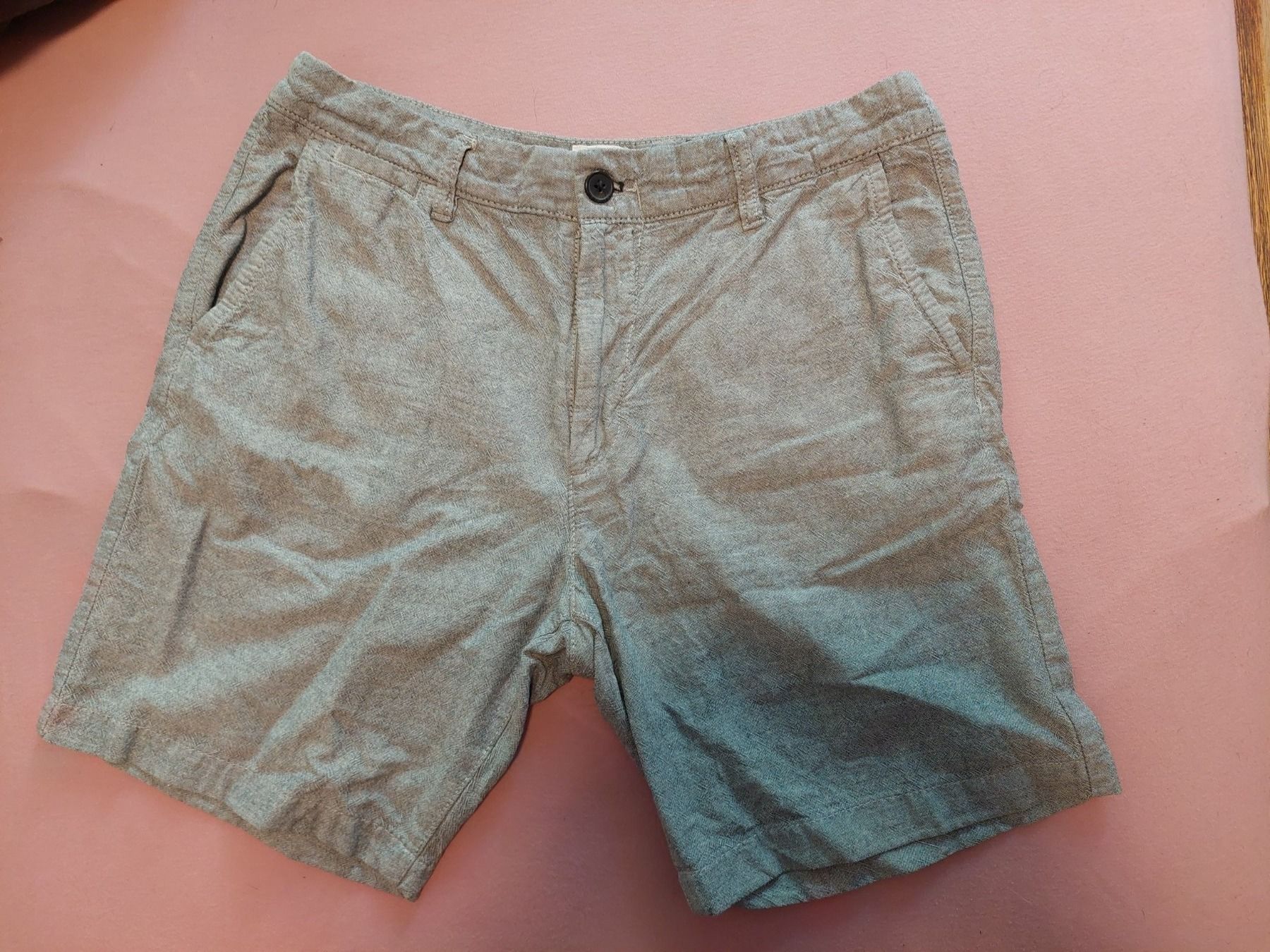 Hosen: Kurze Stoffhosen Männer, Grösse 32, grau – Gebraucht aus Münchenstein von sil_h6c9
