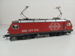 Märklin: Lokomotive Re 4/4 IV SBB CFF digitalisiert