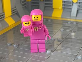 Lego classic space minifigure mit Baby pink (Lenny) NEU