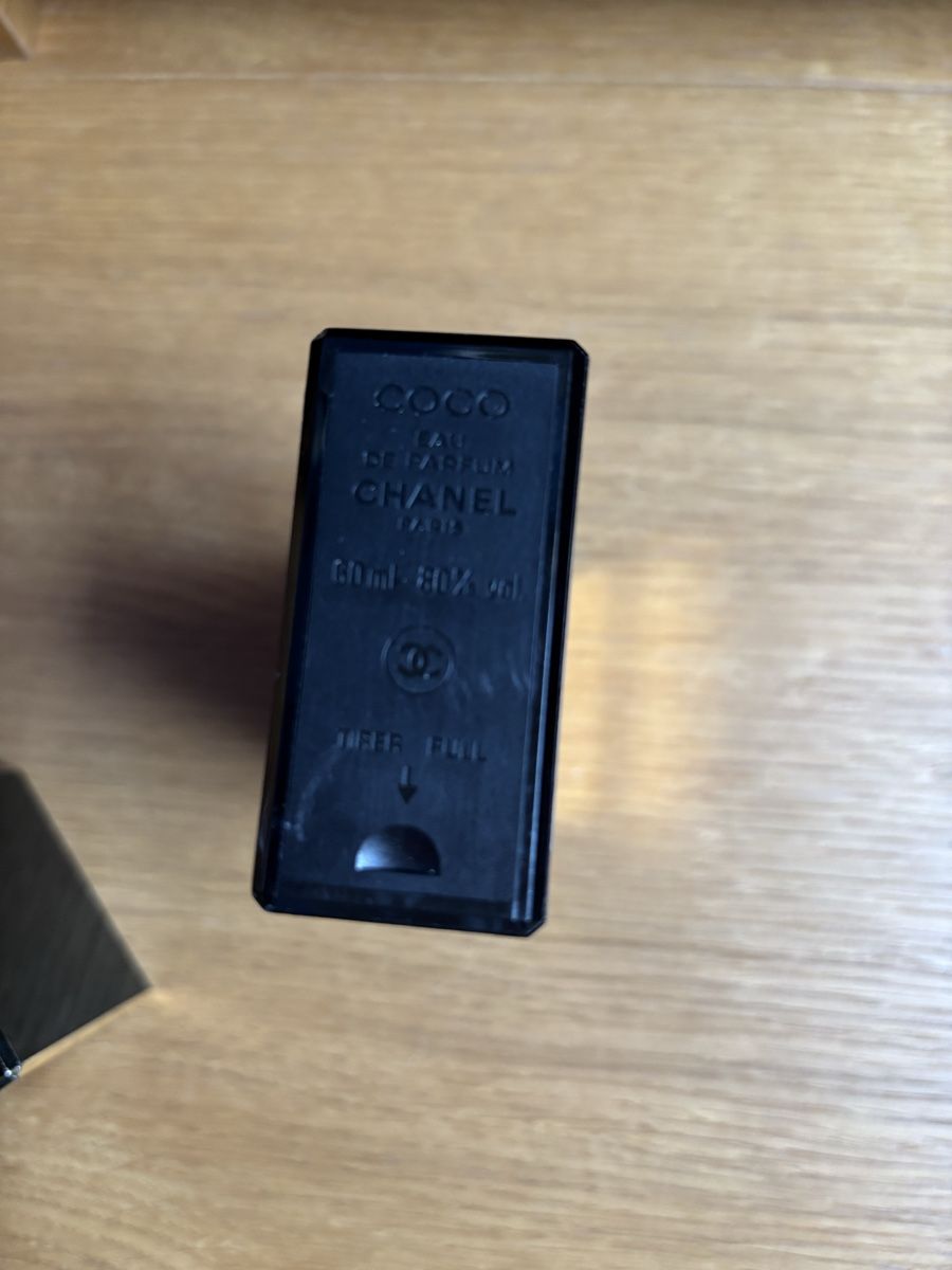 Chanel Coques & Protection écran: Coque-boîtier rechargeable parfum Coco Chanel – D'occasion à Founex par ari_2gt7 4