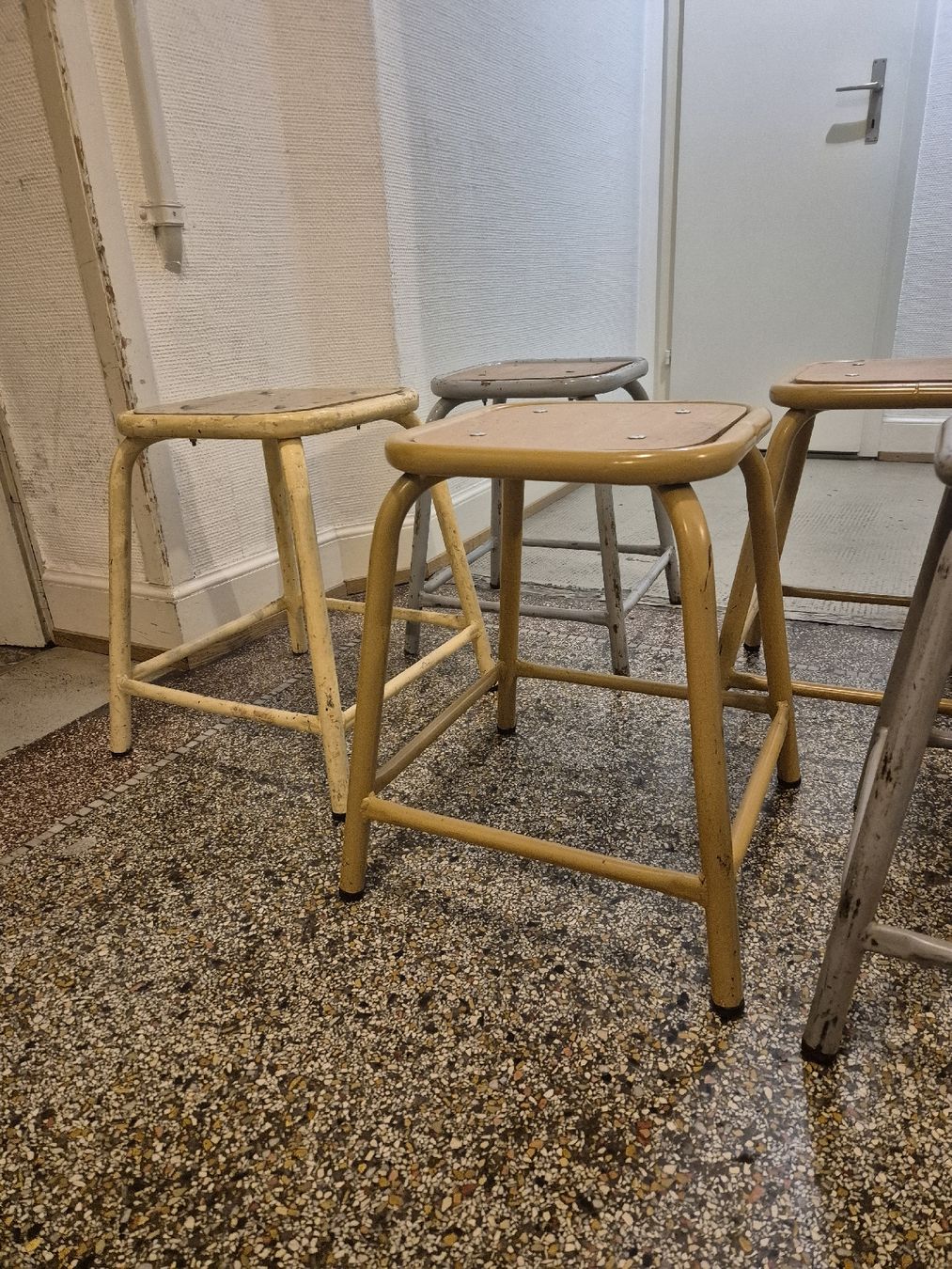 Sgabelli: Lot, 6Stk. Industry Hocker – Usato da Basel venduto da Gaianed 5