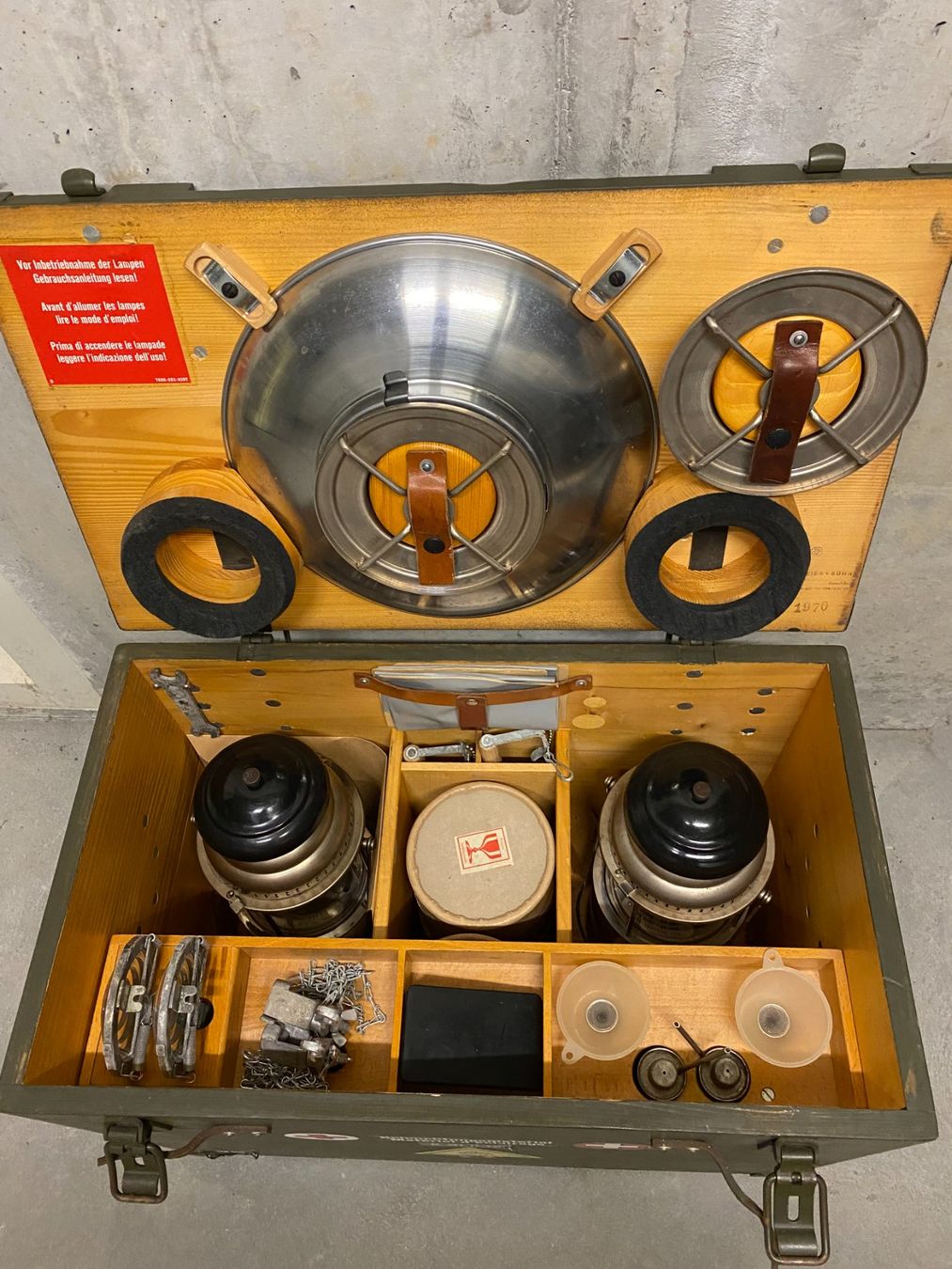 Armée suisse Lampes: Beleuchtungsmaterial K 31.3.12 der Schweizer Armee – Neuf avec emballage d'origine à Lyss par rit_2q7f 2