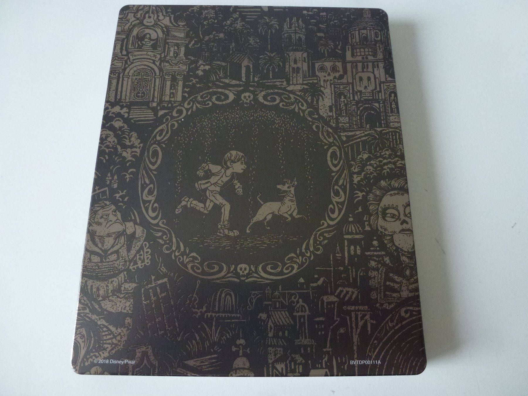 Tutti i DVDs: Coco 3D (Blu-Ray Steelbook) – Nuovo (secondo la descrizione) da Bern venduto da Frebo 3