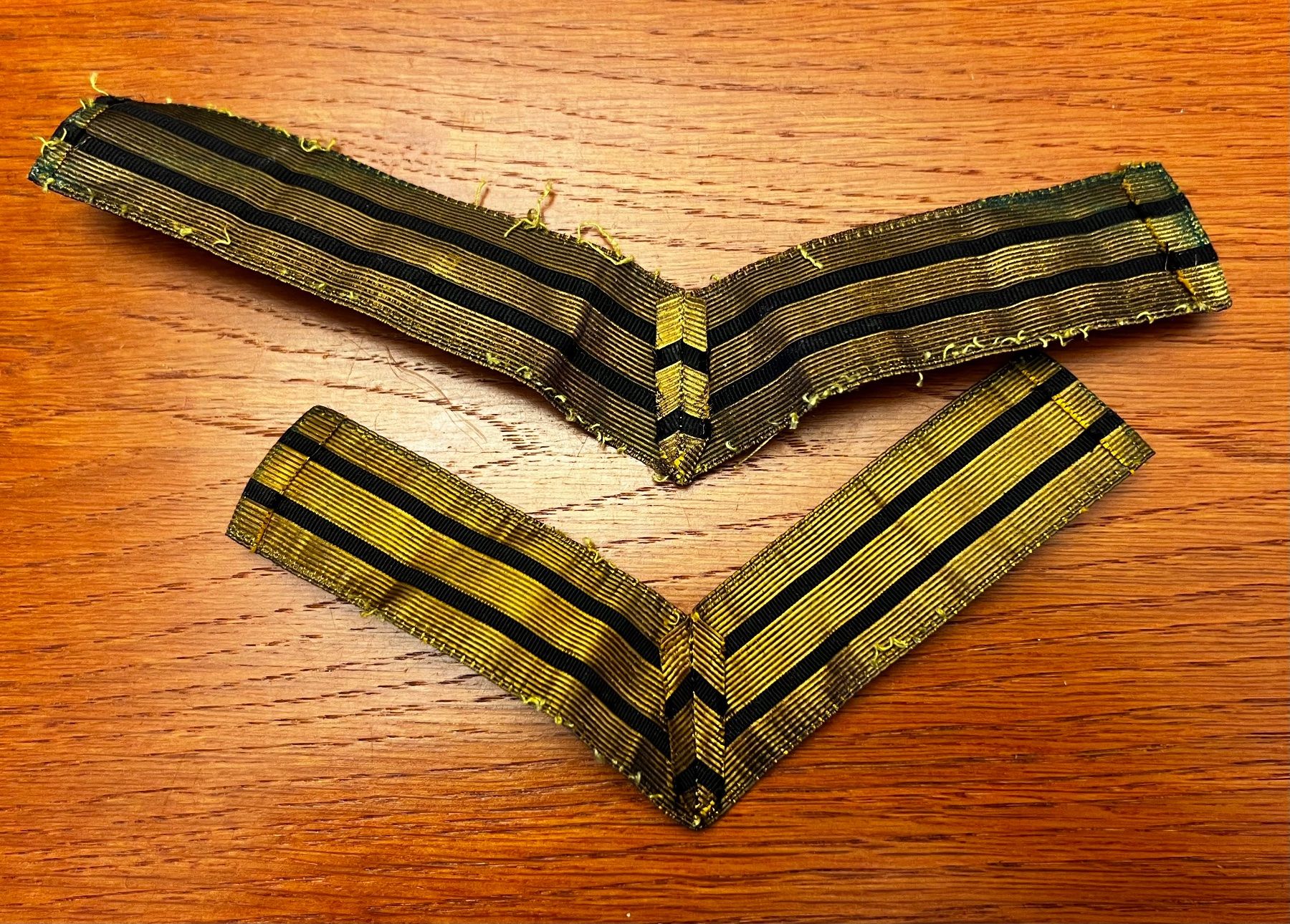 Schweizer Armee Uniformen: Grade  GradAbzeichen kepi Münze Uniform – Gebraucht aus Nyon von 65d45 1