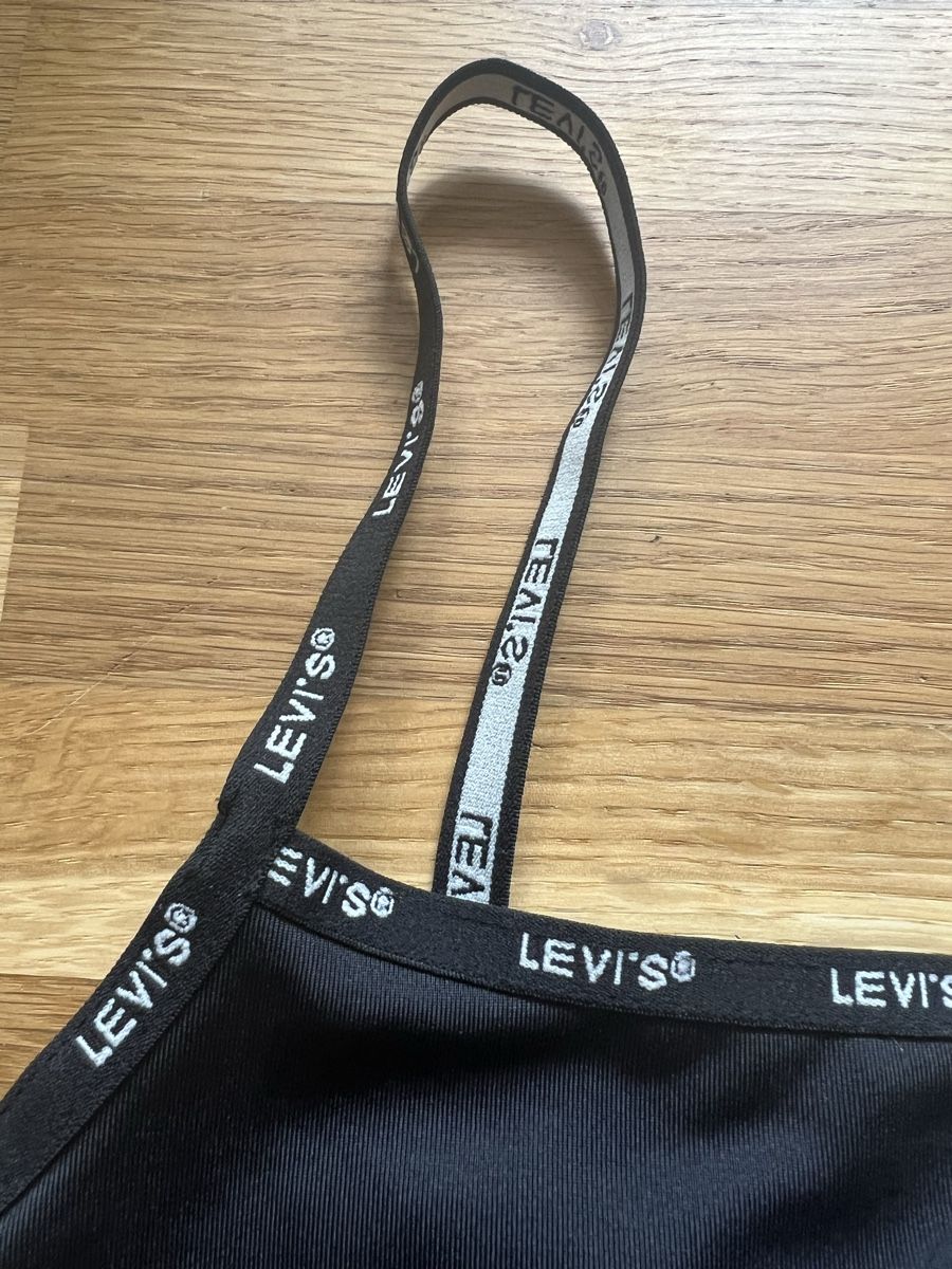 Levi's Top: levi's top/ body – Nuovo (secondo la descrizione) da Bern venduto da lea_wf9x 2