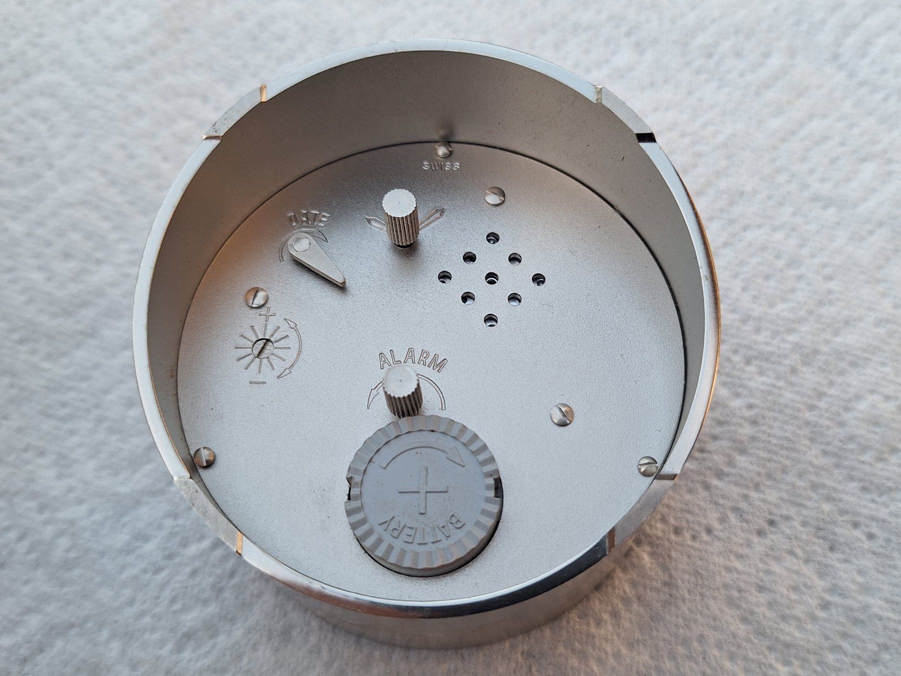 Orologi da terra & Orologi da parete: Looping Vibrato Electronic Tischuhr, Vintage Design – Usato da Weinfelden venduto da JoeBaer 2